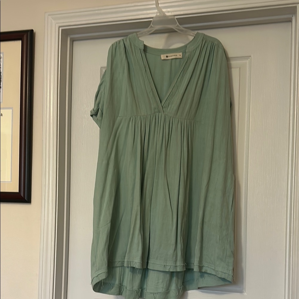 The impeccable pig Green V-Neck Shift Dress